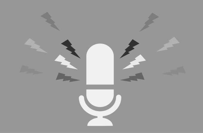 Graphic of microphone to depict the best business podcasts on the internet
